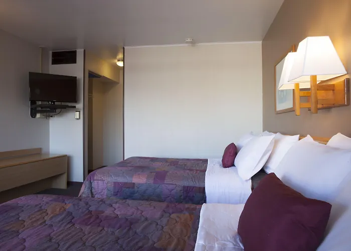 Motel Heart O' 3*